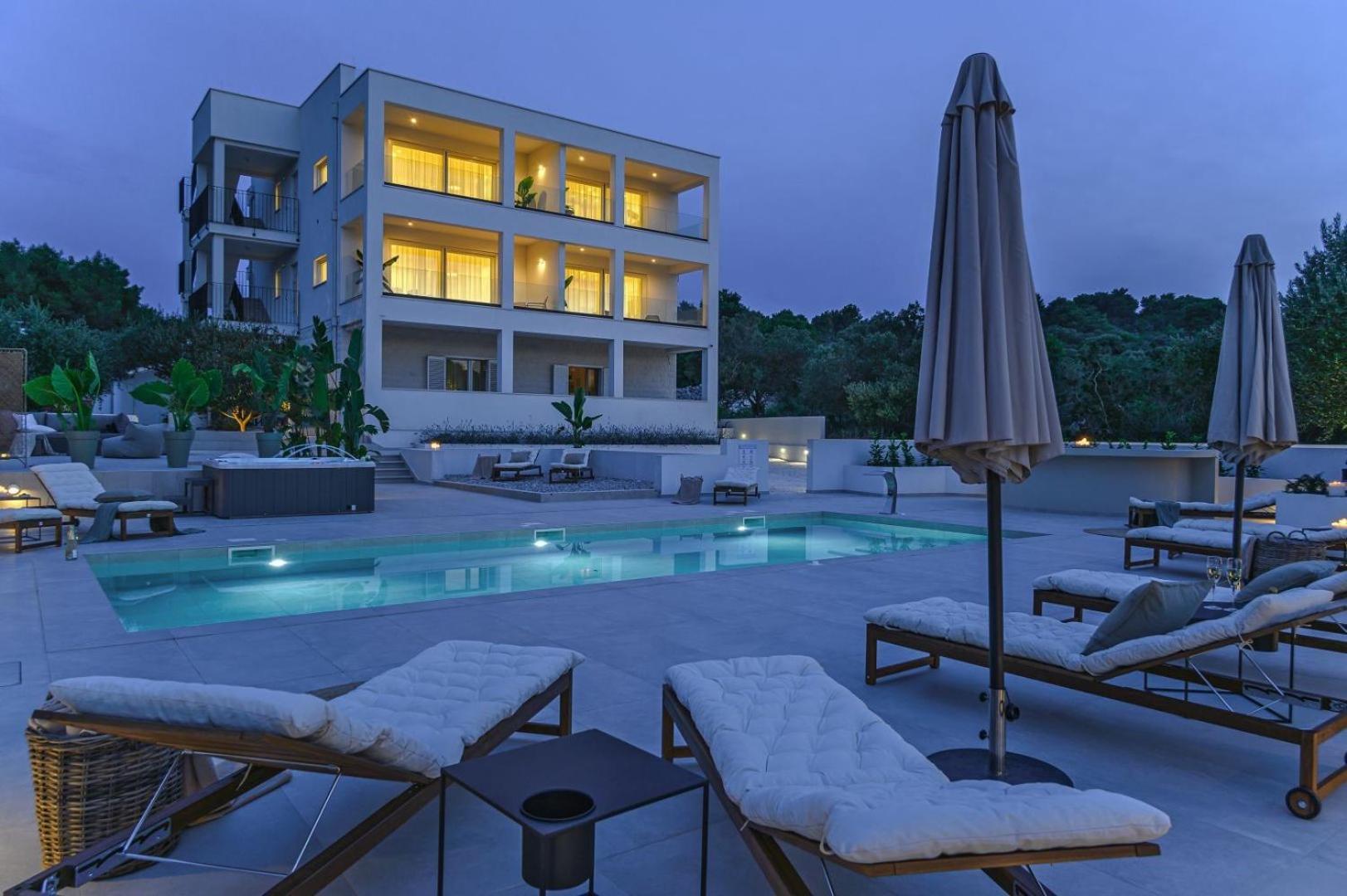 Luxury Villa Del Sogno With Pool, Jacuzzi, Parking Okrug Gornji Exteriér fotografie