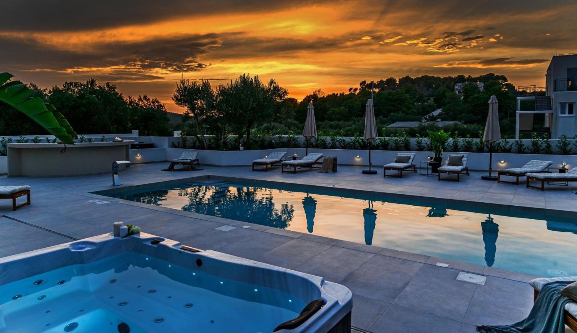 Luxury Villa Del Sogno With Pool, Jacuzzi, Parking Okrug Gornji Exteriér fotografie