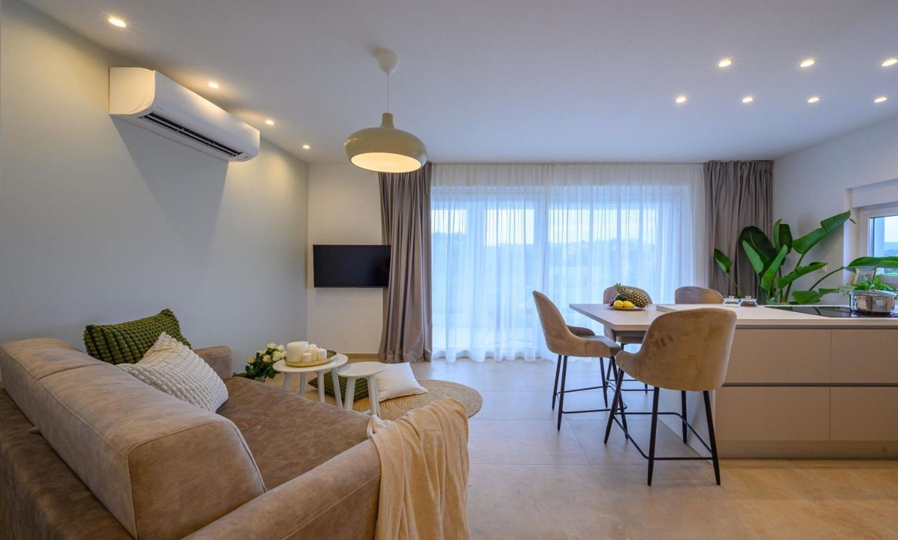 Luxury Villa Del Sogno With Pool, Jacuzzi, Parking Okrug Gornji Exteriér fotografie