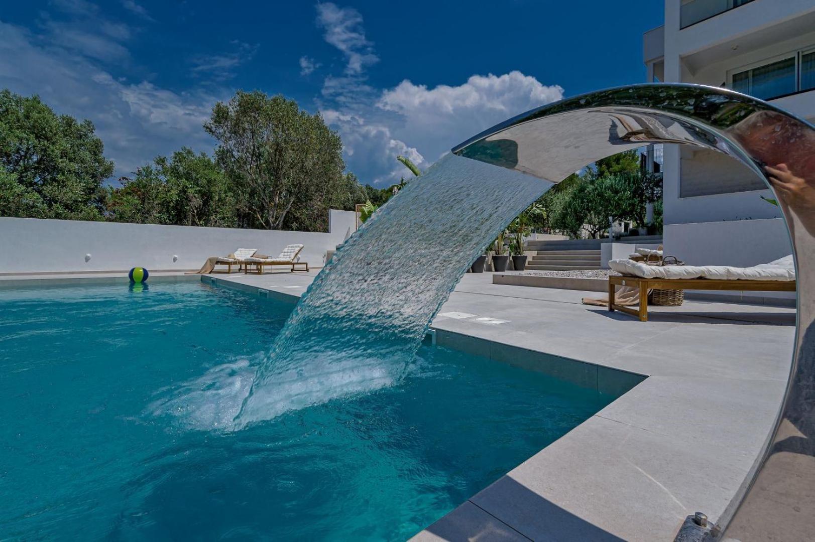 Luxury Villa Del Sogno With Pool, Jacuzzi, Parking Okrug Gornji Exteriér fotografie