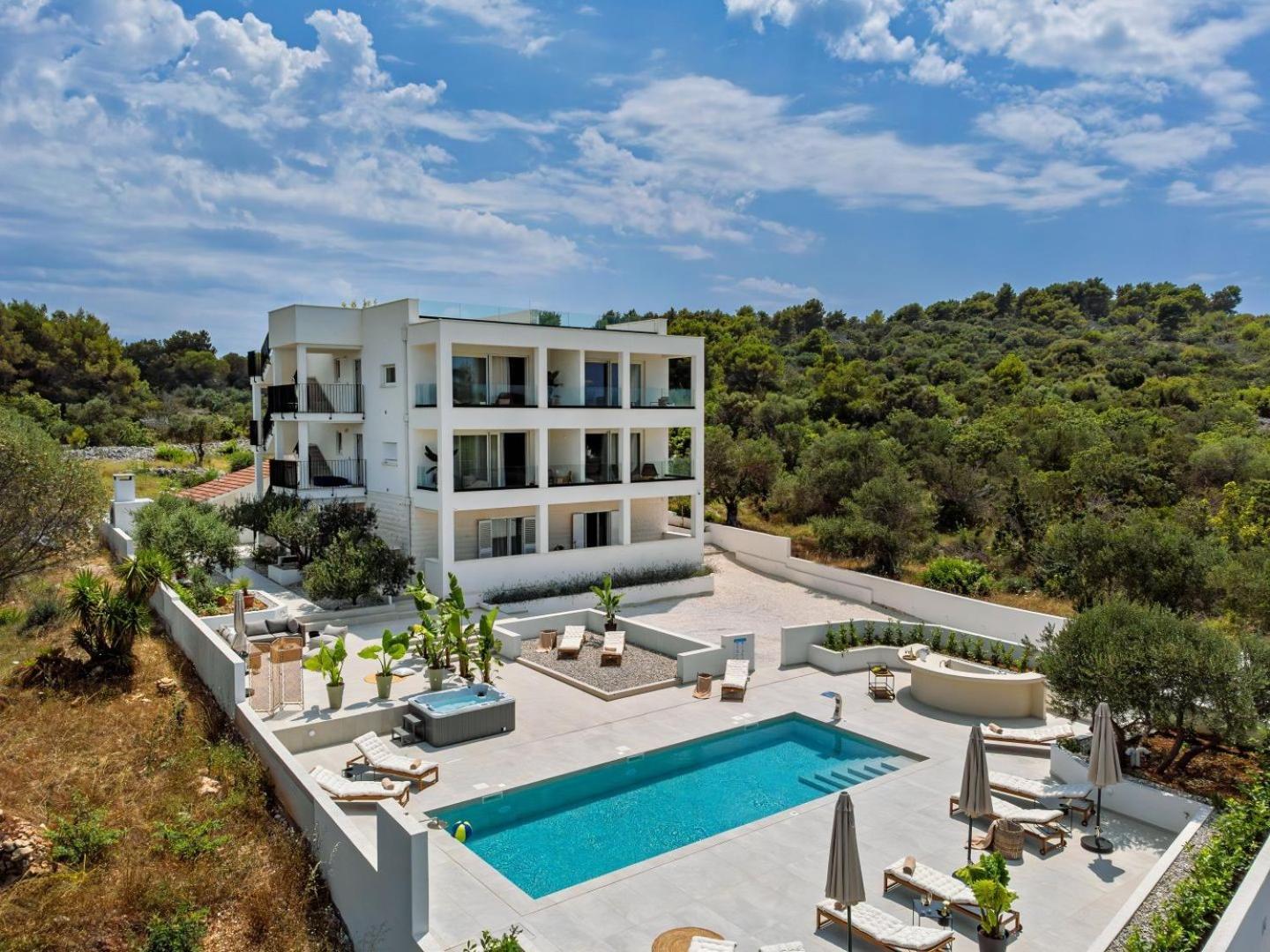 Luxury Villa Del Sogno With Pool, Jacuzzi, Parking Okrug Gornji Exteriér fotografie